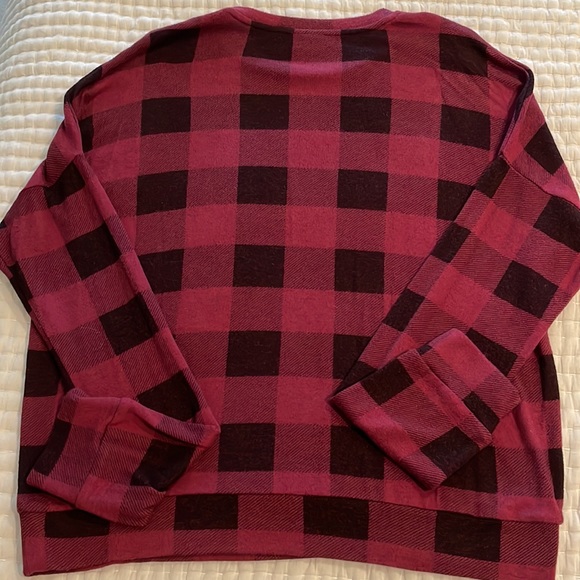 Abound red and black checker pattern top size med - Picture 3 of 4
